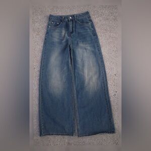 Vintage dark blue jean with a nice wash